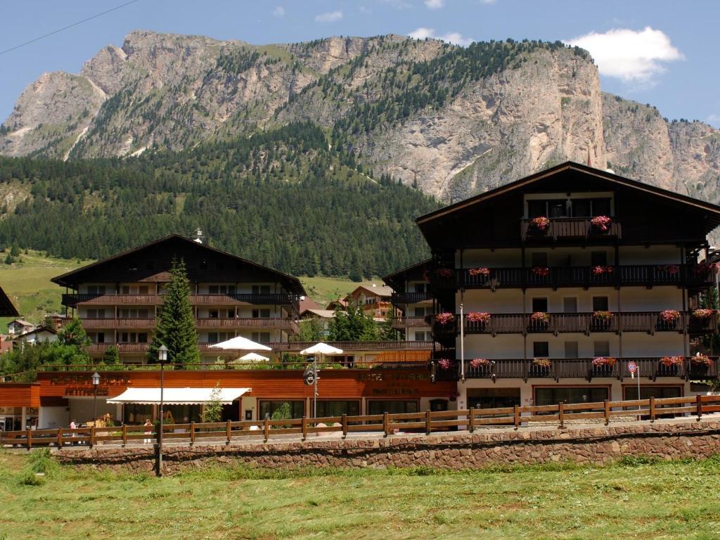 Hotel Antares Selva di Val Gardena Exterior photo